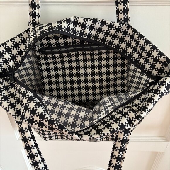 Baggu Cloud Bag | BRAND NEW WITH TAGS! | Black and White Pixel Gingham - Picture 3 of 6